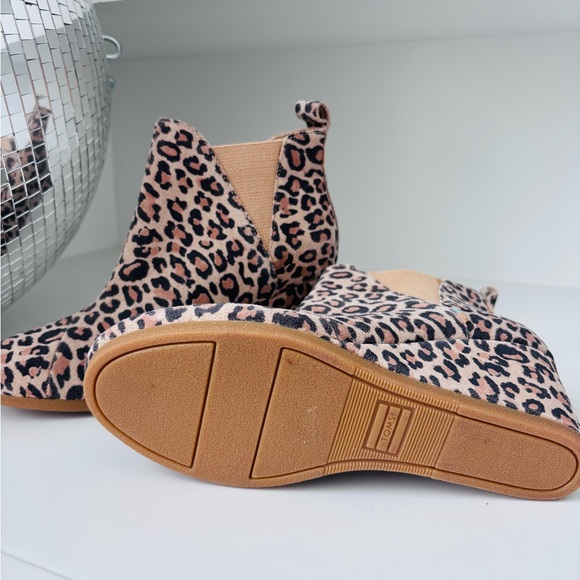 NWT TOMS Kelsey Leopard suede wedge booties - Picture 4 of 5